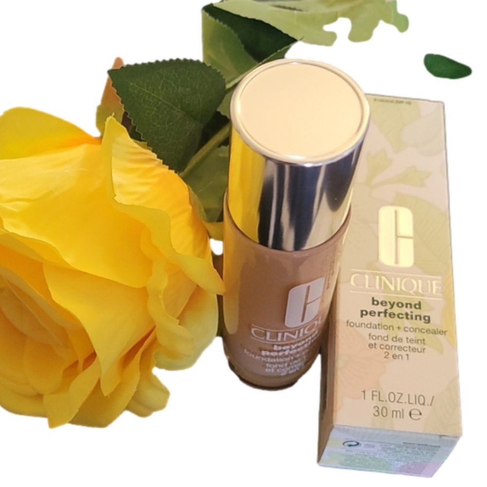 CLINIQUE BEYOND PERFECTING 2 in 1